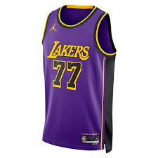 Maillot Los Angeles Lakers No 77 Doncic Edition Swingman 2025 Purple